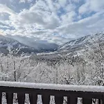 Mountain In Alpesi faház