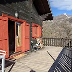 Mountain In Alpesi faház *